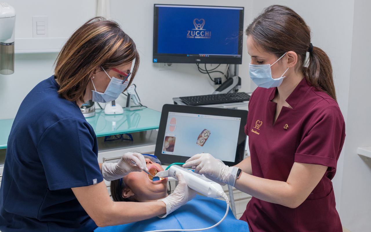 Rifarsi i denti a Milano: soluzioni complete Rifarsi i denti a Milano: soluzioni complete